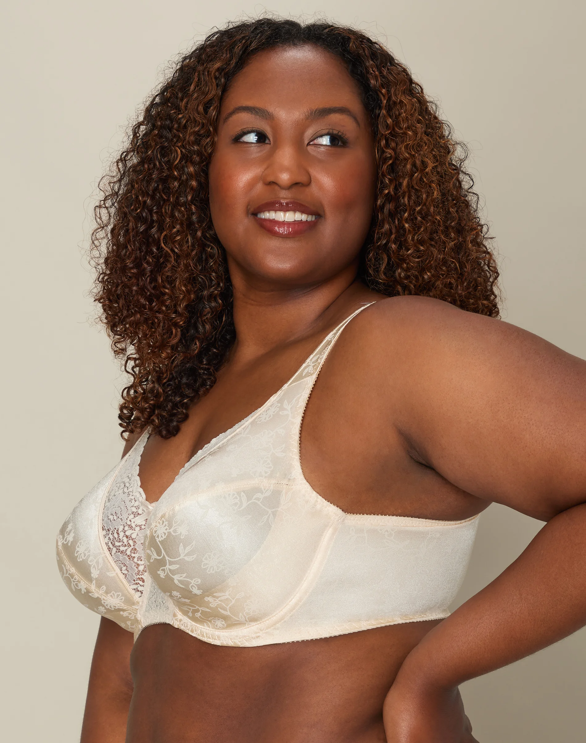 Playtex Secrets Lifts & Supports Underwire Bra #US4422