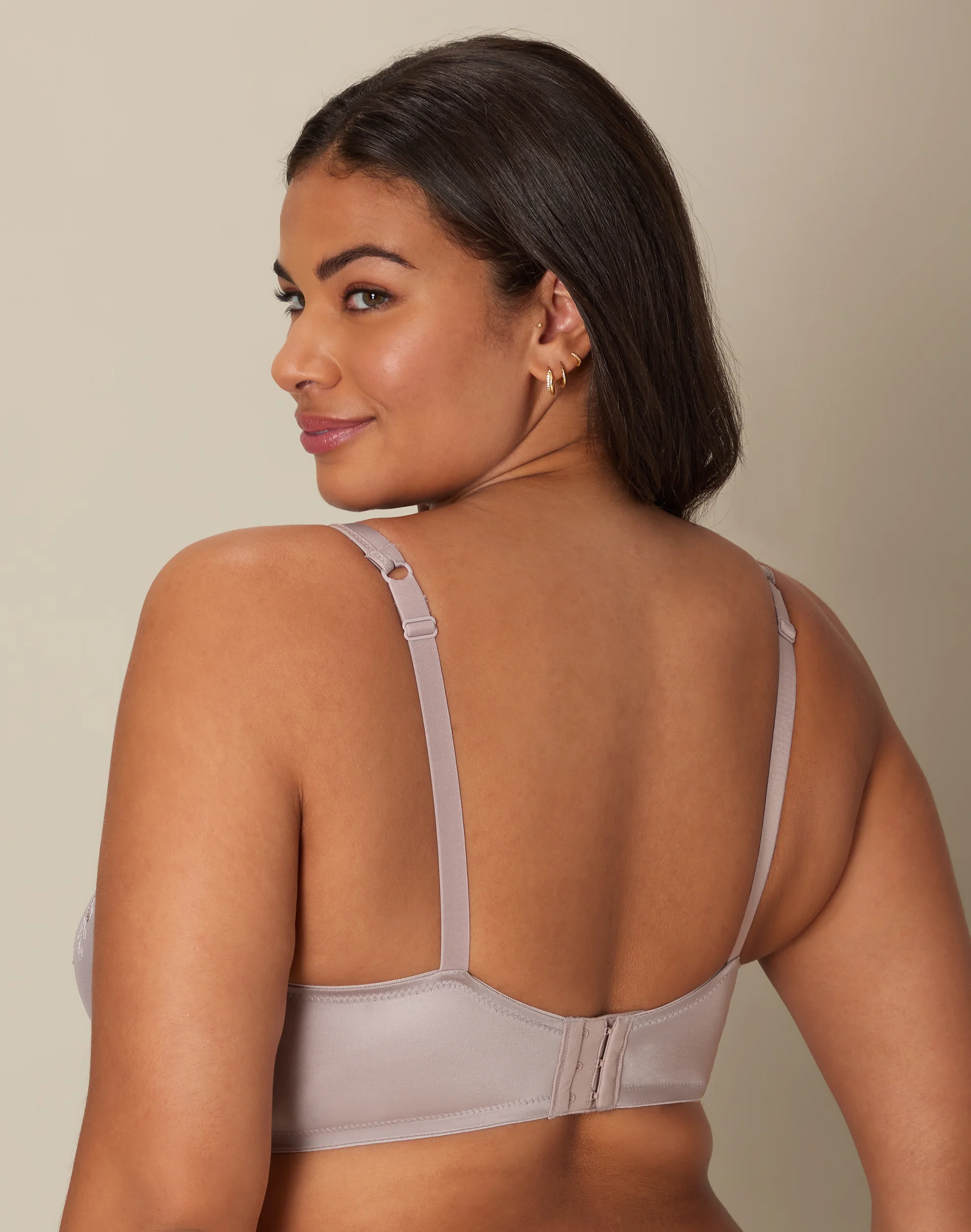 Playtex Secrets Beautiful Lift Embroidered Underwire Bra #US4513